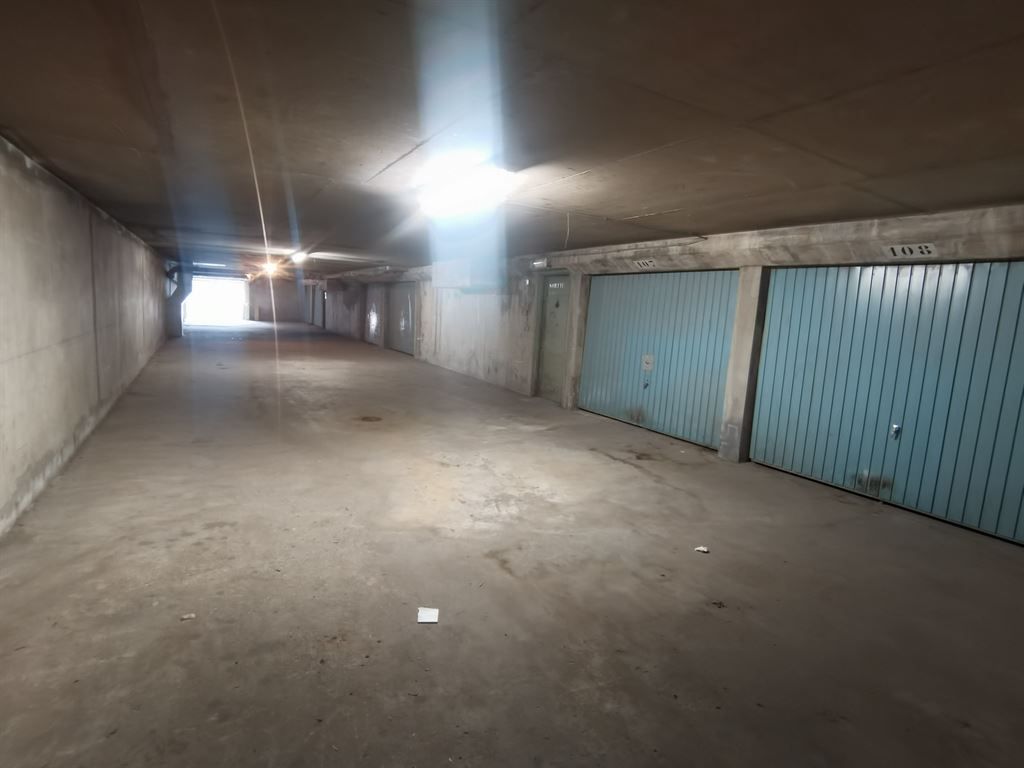 box en vente sur PARIS (75019)