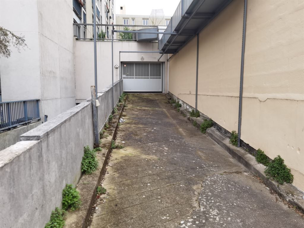 box en vente sur PARIS (75019)