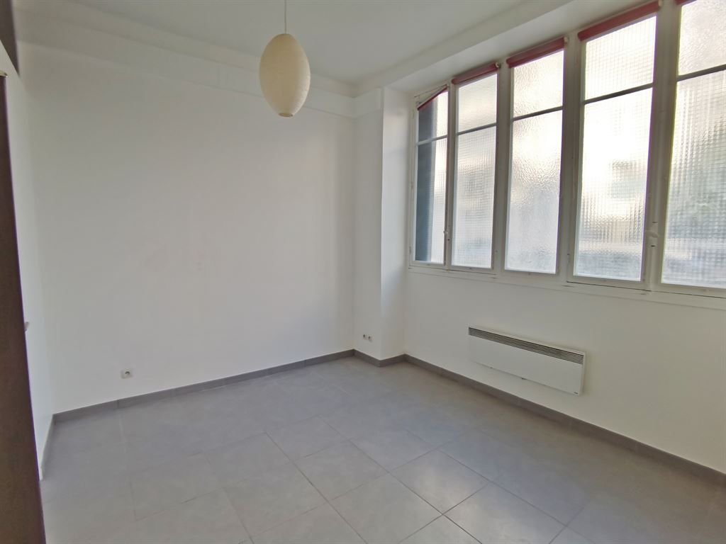 appartement 1 pièce en vente sur PARIS (75011) - Plus de details